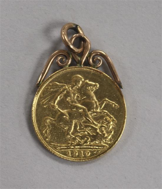 An Edward VII gold sovereign, 1910, 9.1g gross, worn